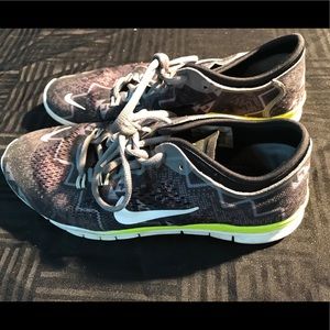 Nike Running Shoes💚